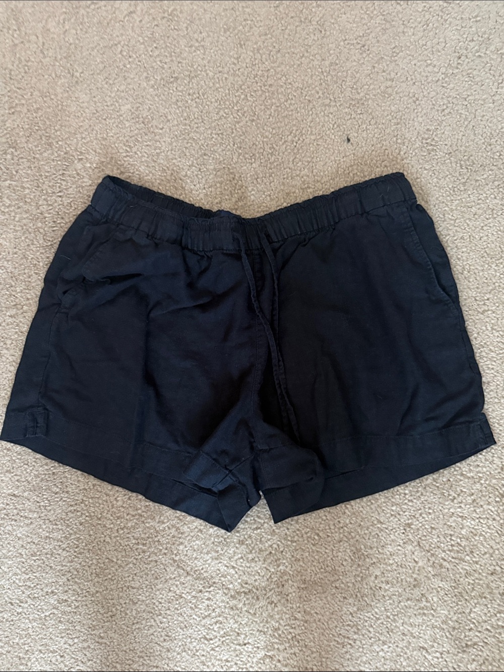 Women’s gap linen shorts black large
